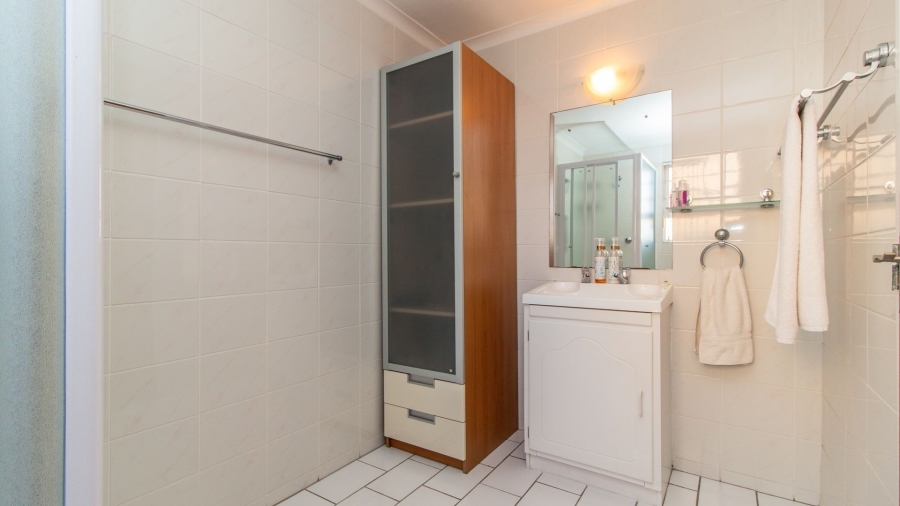 5 Bedroom Property for Sale in Sandbaai Western Cape